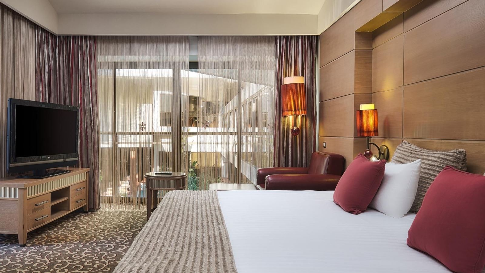 rooms-lake-villa-lapis