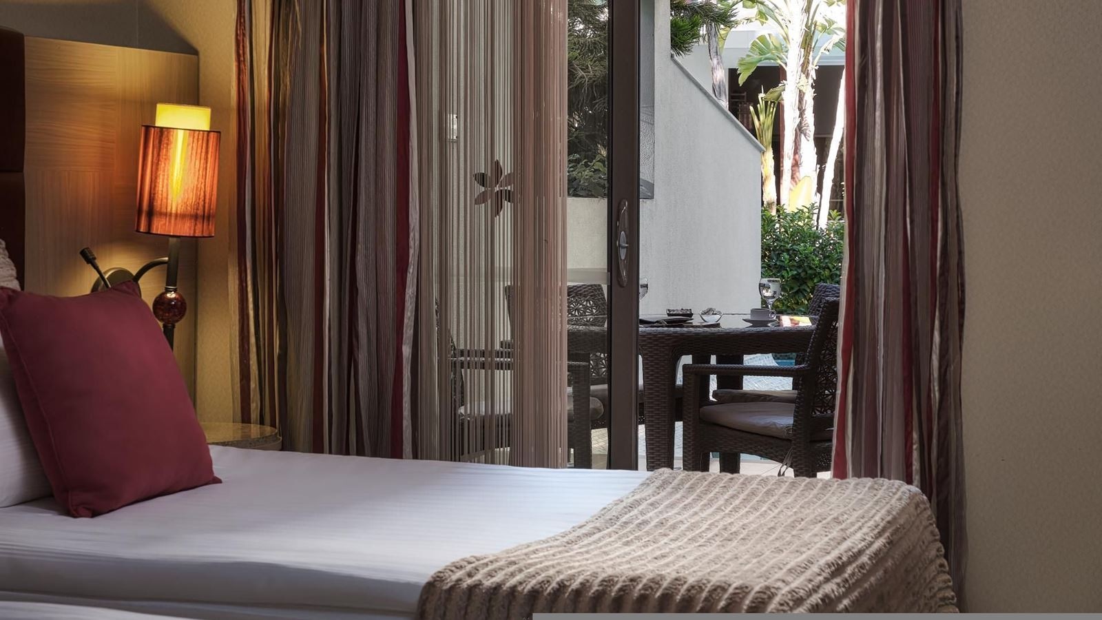 rooms-lake-villa-lapis