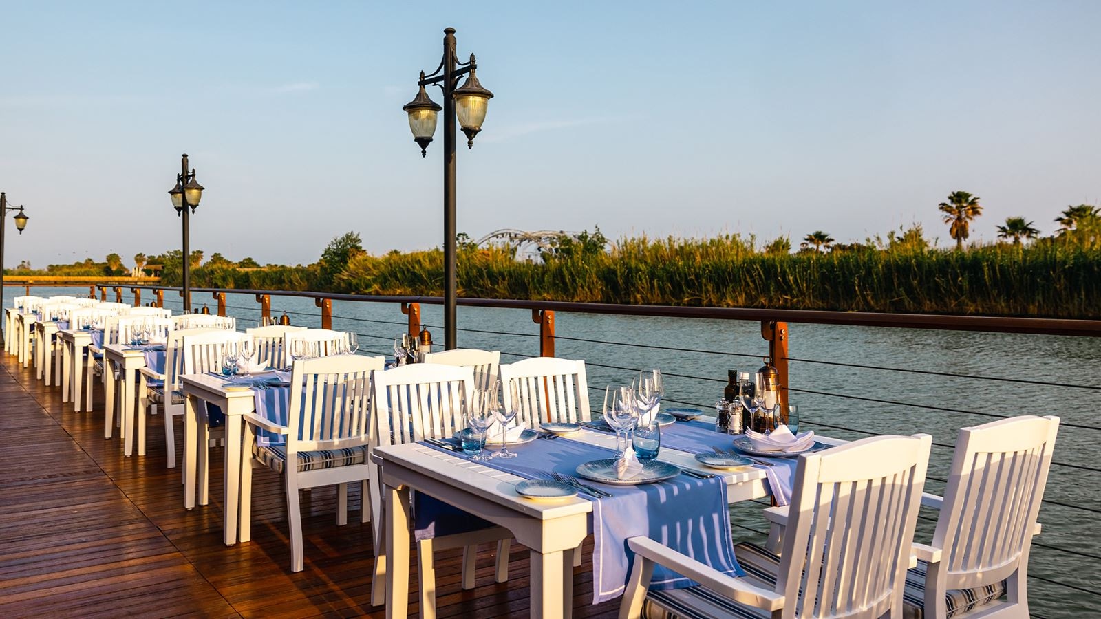 restaurants-river-landing