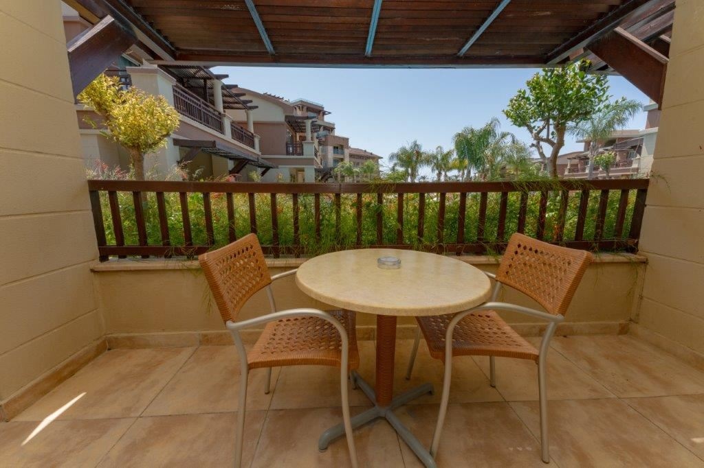 rooms-lake-house-upper-room