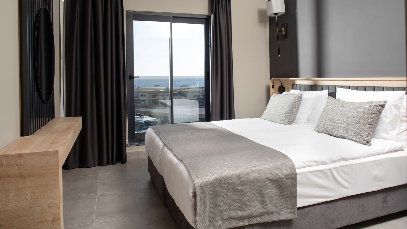 rooms-comfort-1-bedroom-land-view