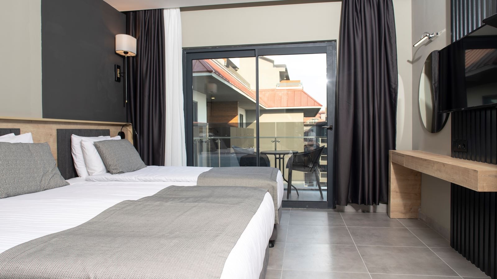 rooms-standard-room-land-view