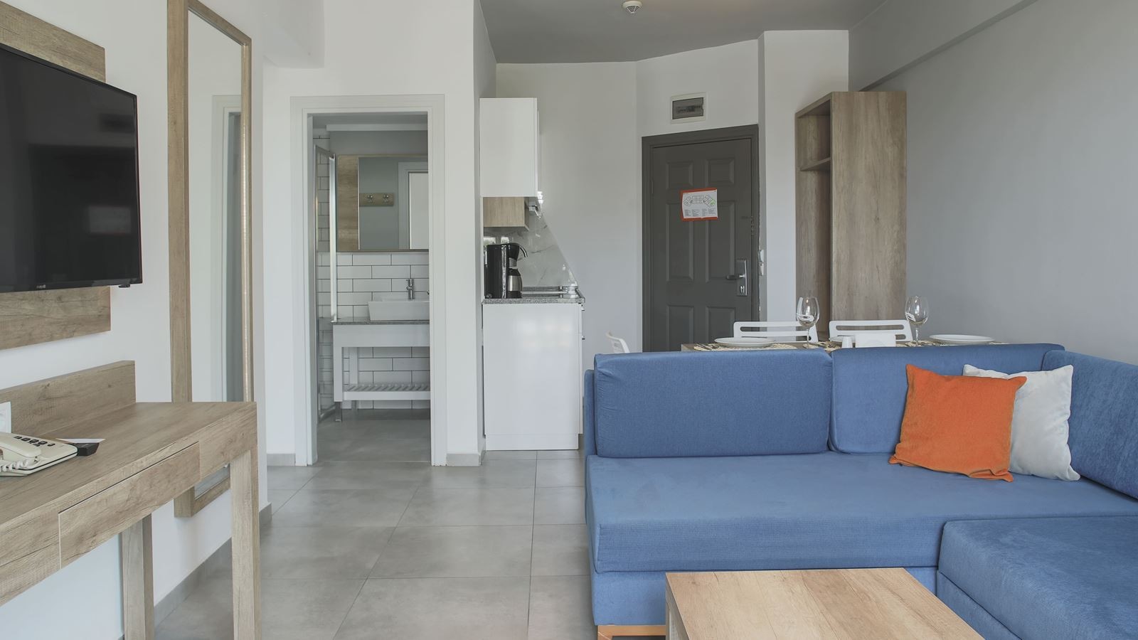 rooms-comfort-2-bedroom-land-view