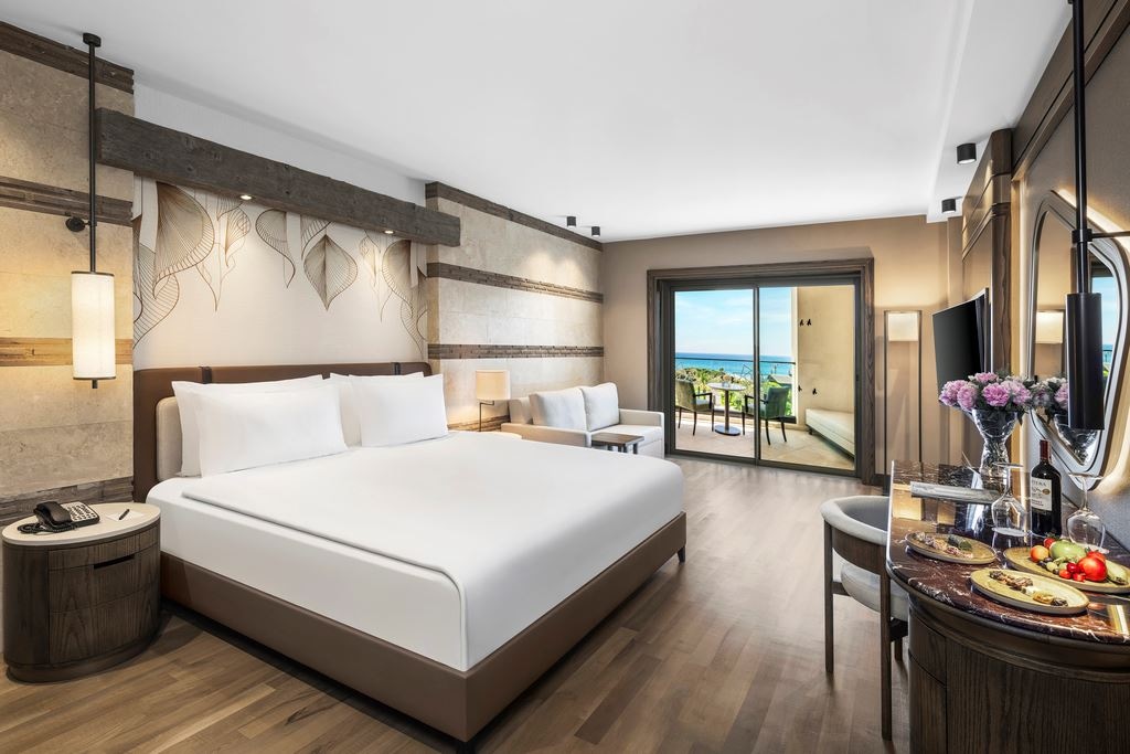 rooms-deluxe-room-sea-view