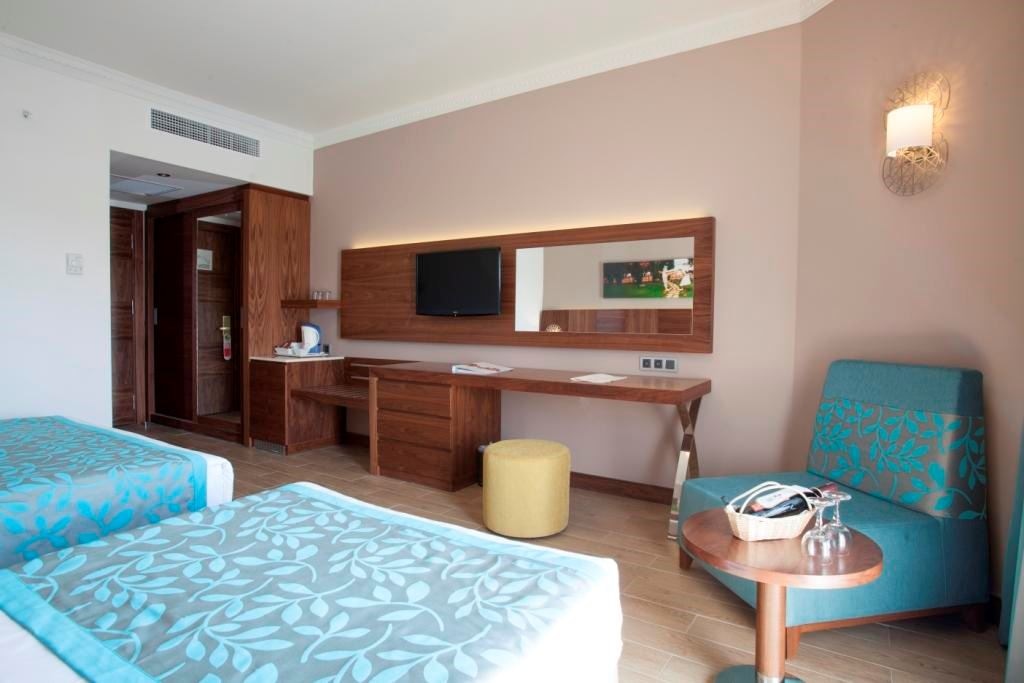 rooms-hotel-room