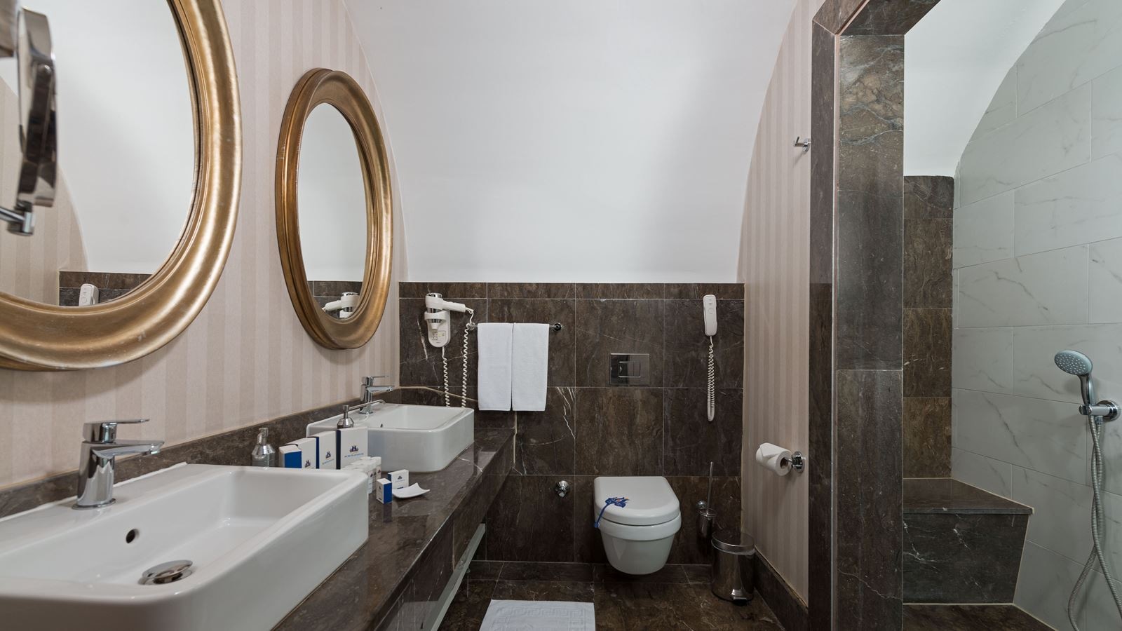 rooms-platinum-villa-suite