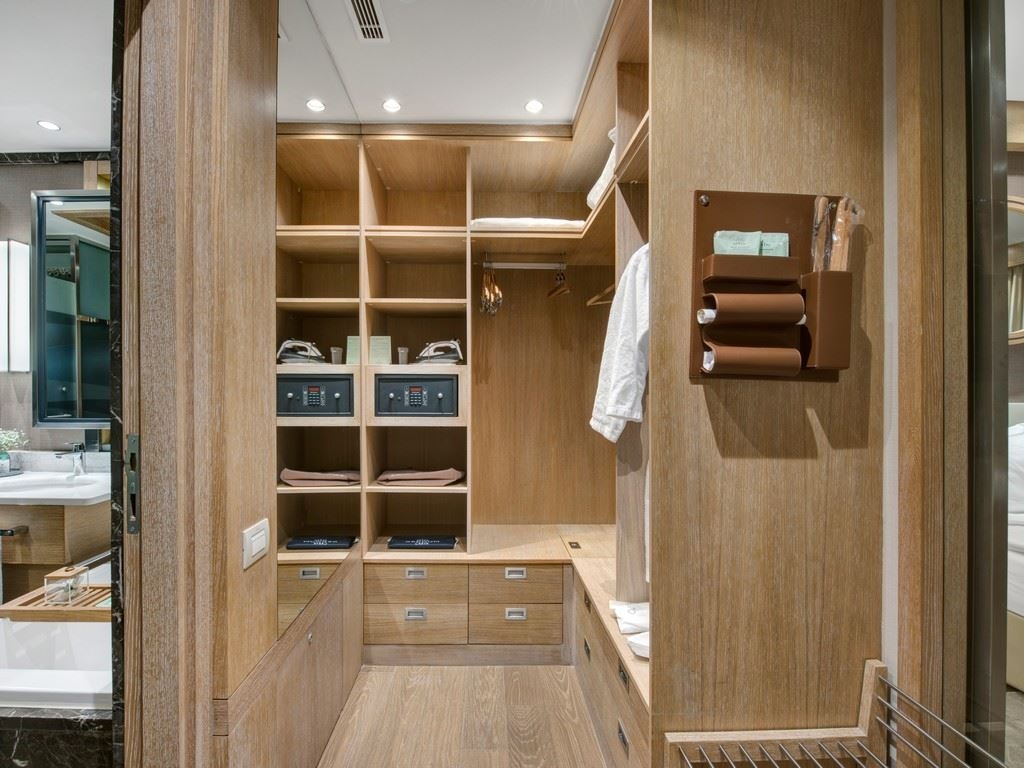 rooms-jade-room-partial-sea-view