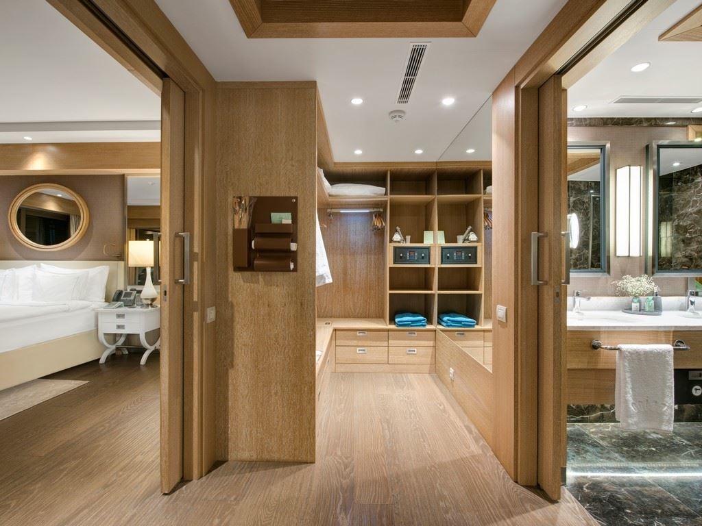 rooms-pearl-pool-suite