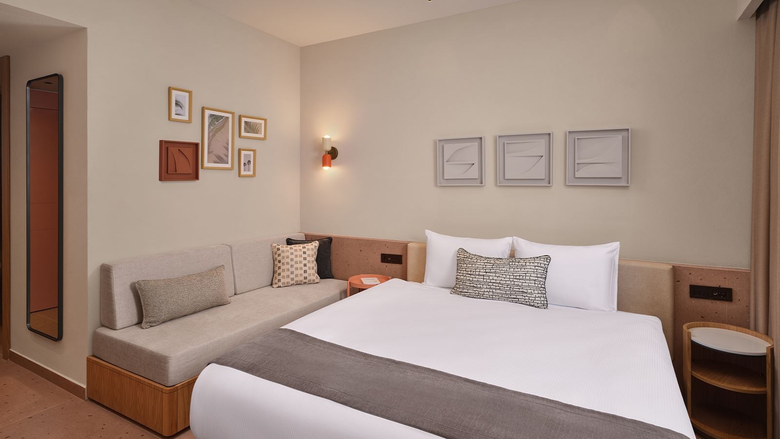 rooms-standard-main-building-room