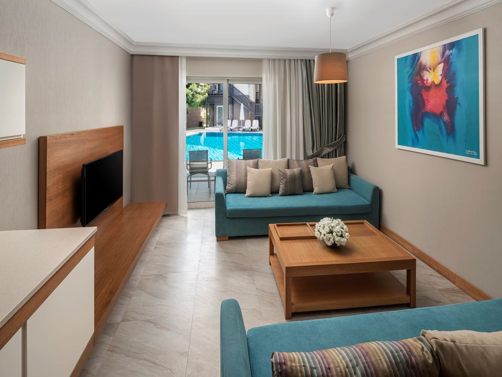 rooms-select-family-swim-up