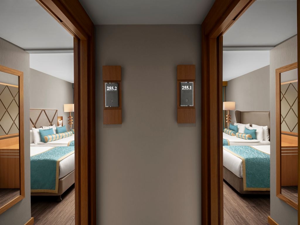 rooms-connection-family-room-sea-view