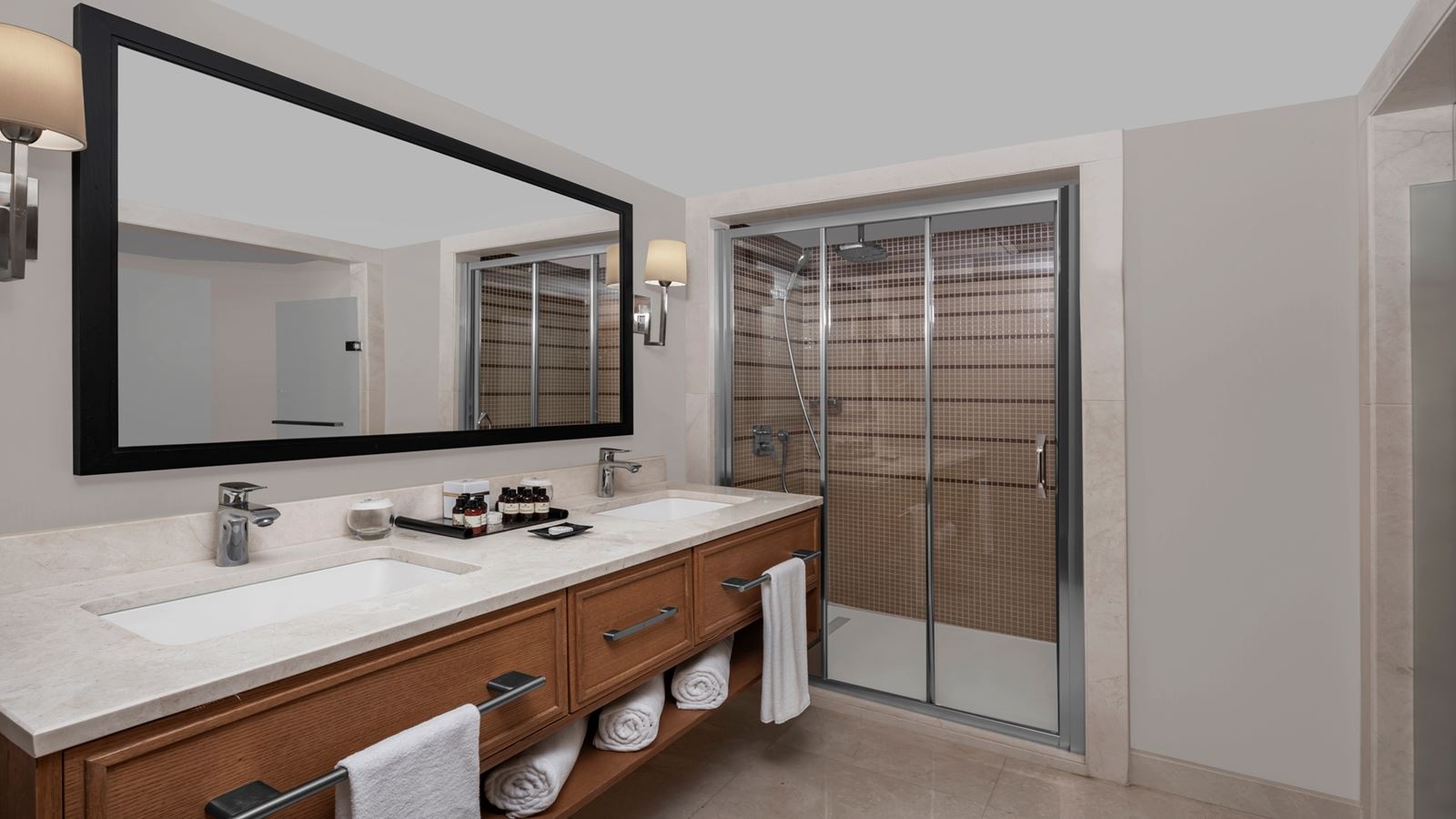 rooms-dublex-family-room