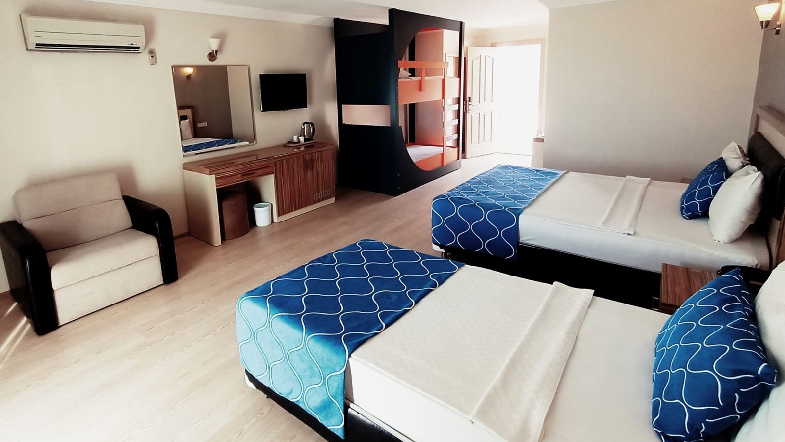 rooms-bunkbed-family-room