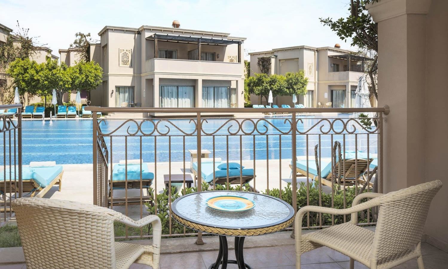 rooms-swim--up-room--annex-building