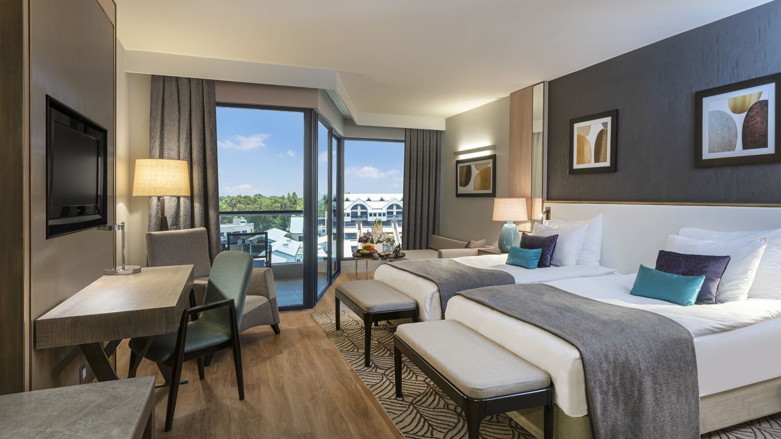 rooms-deluxe-room-land-view