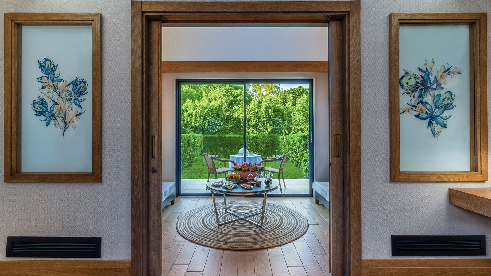 rooms-deluxe-superior-land-view