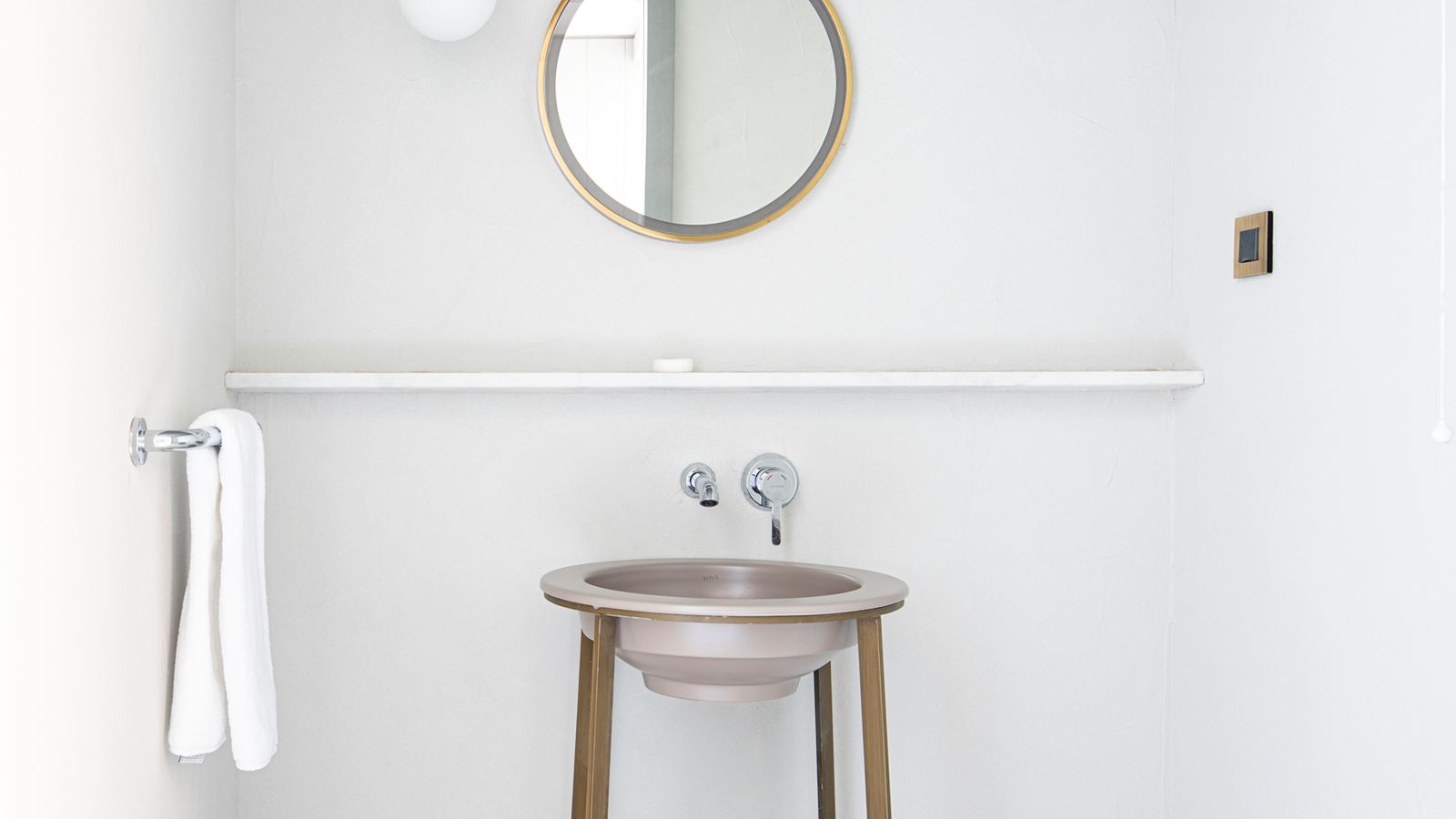 rooms-main-building-family-side-sea