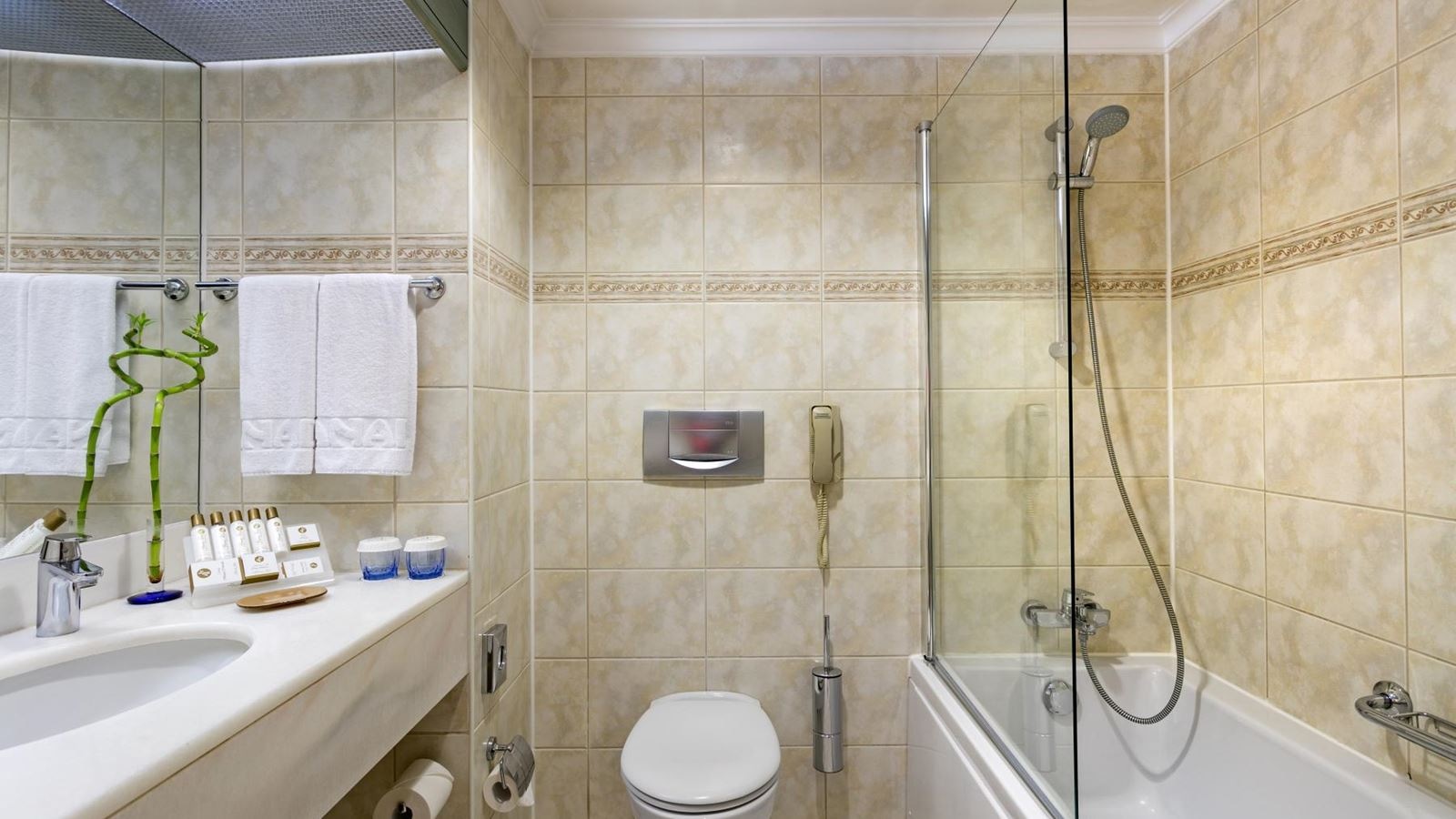 rooms-main-building-standard-room-sea-view