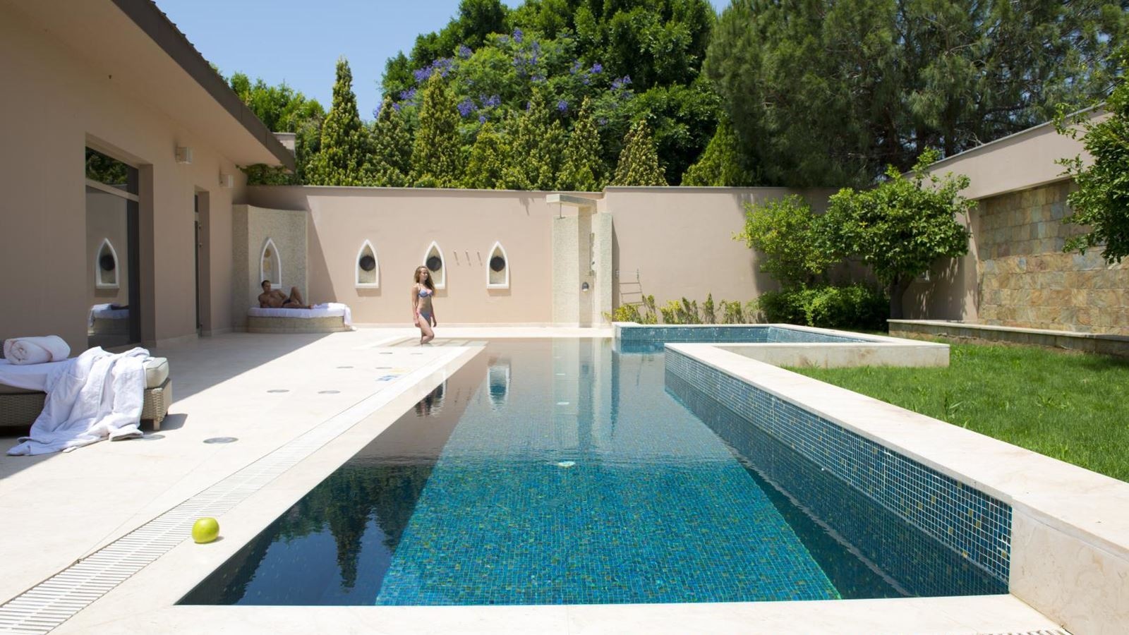 სპა - Outdoor Pool