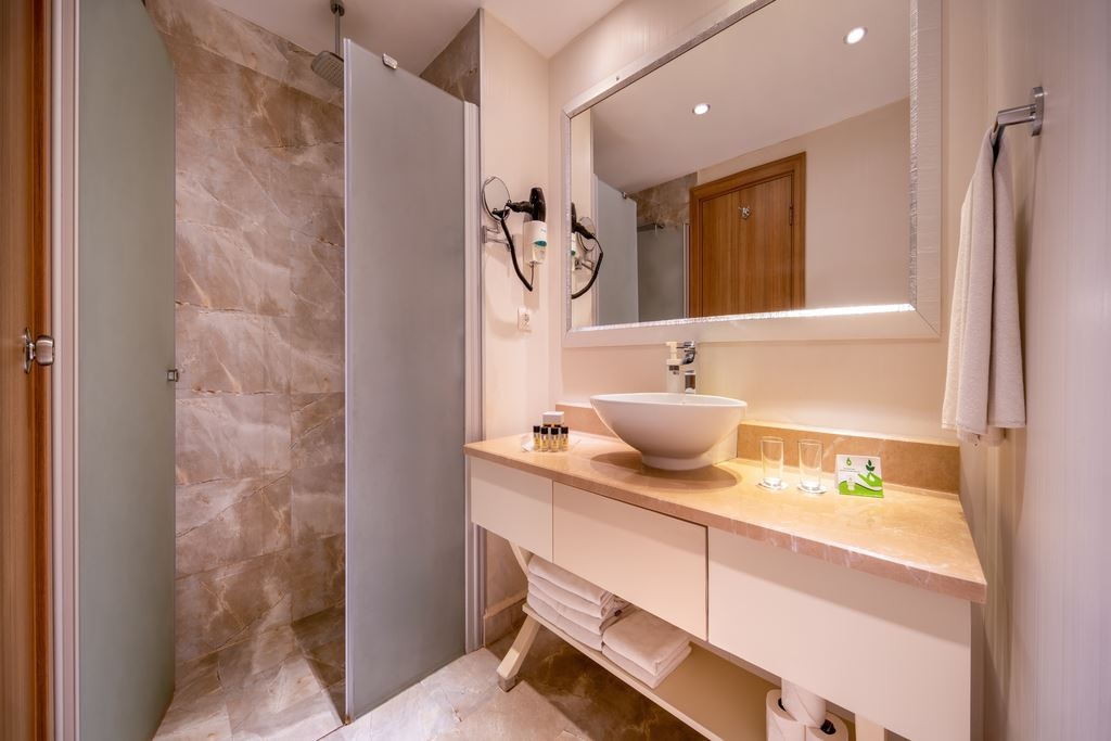 rooms-standart-room-sea-side-view