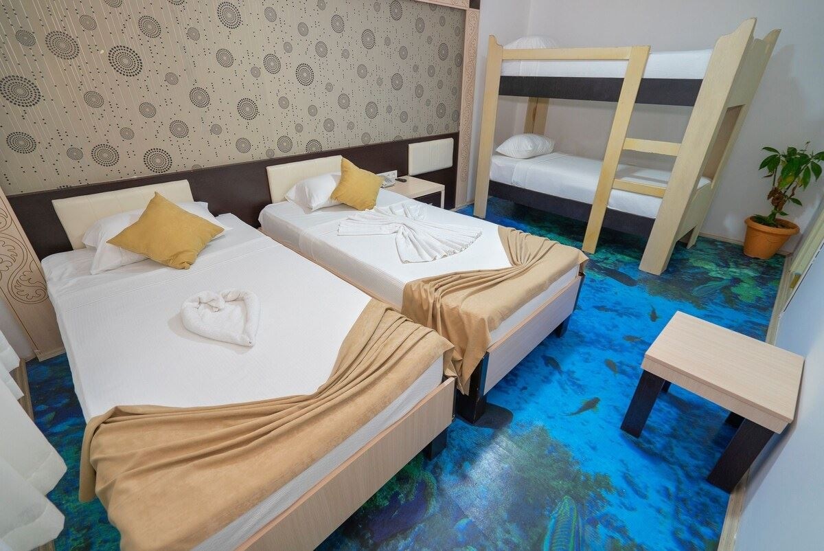 rooms-garden-family-bunkbed-room