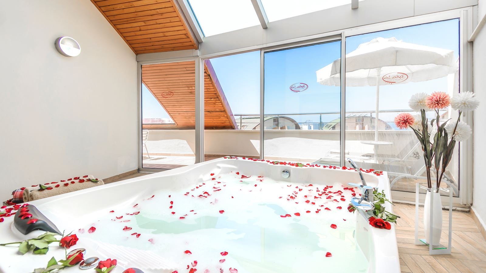 rooms-king-suit-room