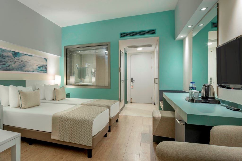 rooms-standard-room-sea-view-with-balcony