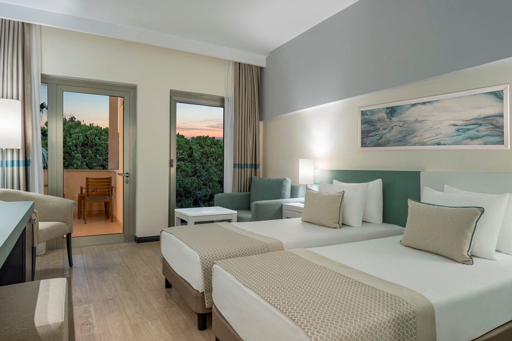 rooms-standard-room-garden-side-with-balcony