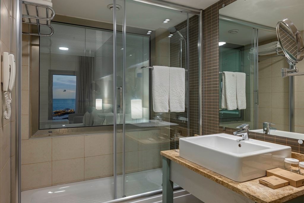 rooms-standard-room-sea-side-with-balcony