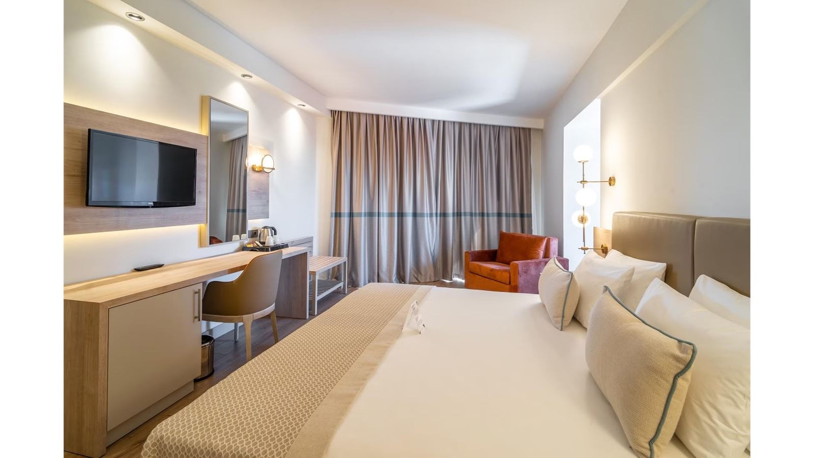 rooms-deluxe-family-room-seaview