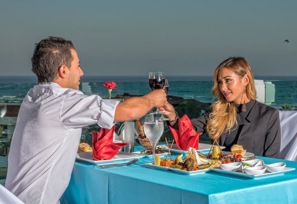 restaurants-lyrik-beach-restaurant