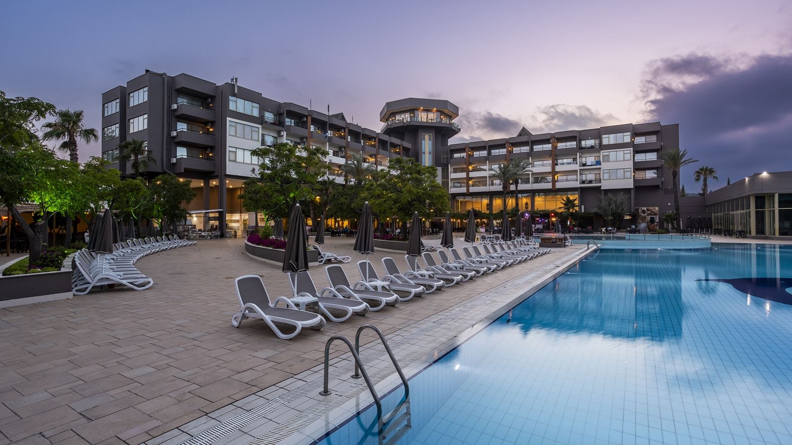 pools-outdoor--indoor-pool