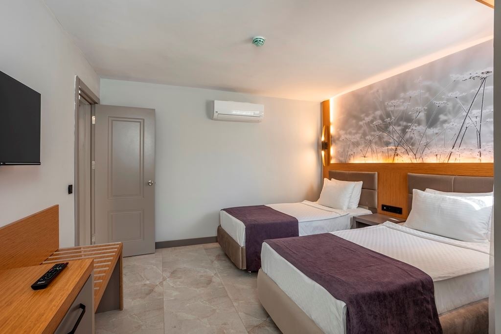 rooms-garden-superior-family-suit