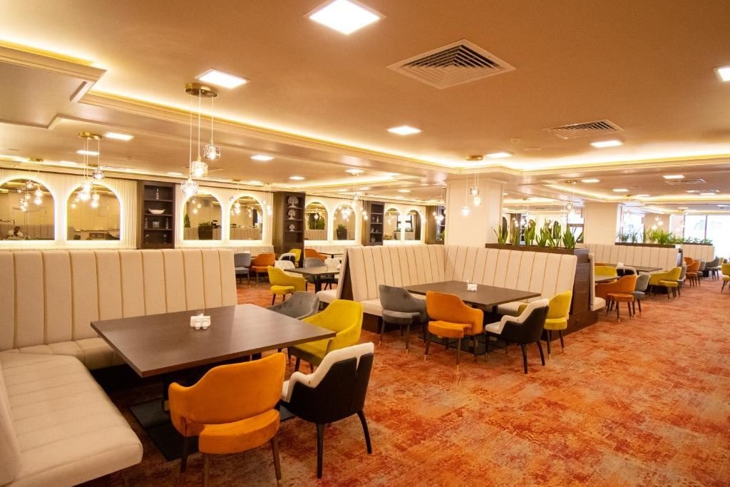 restaurants-restaurants