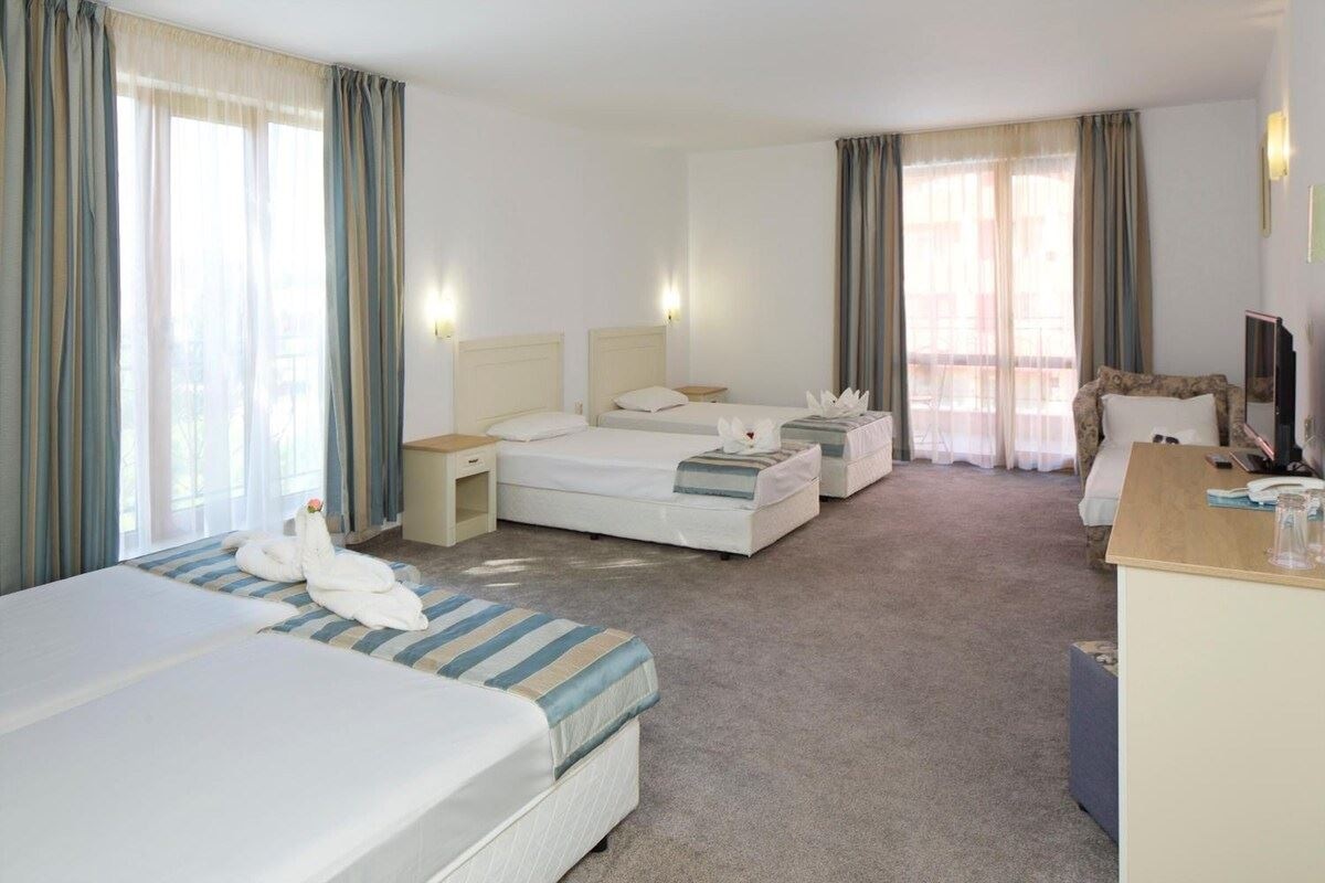 rooms-quad-annex-room-balcony-or-terrace