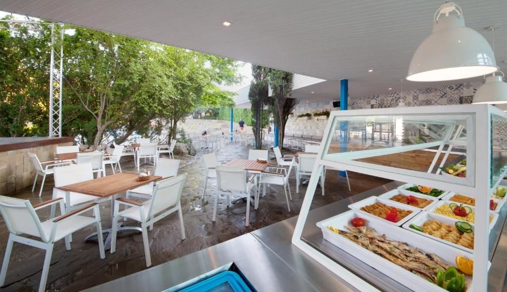 restaurants-restaurants