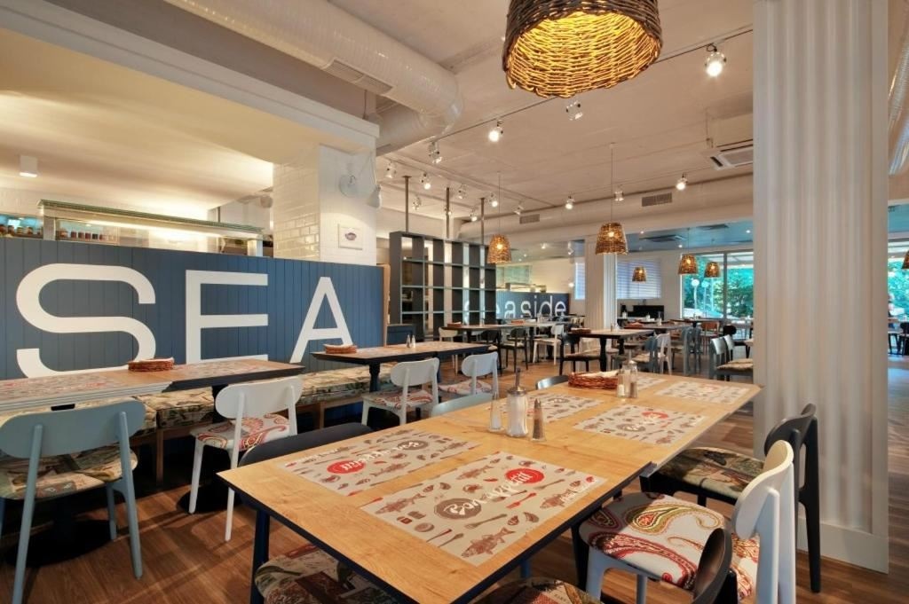 restaurants-restaurants