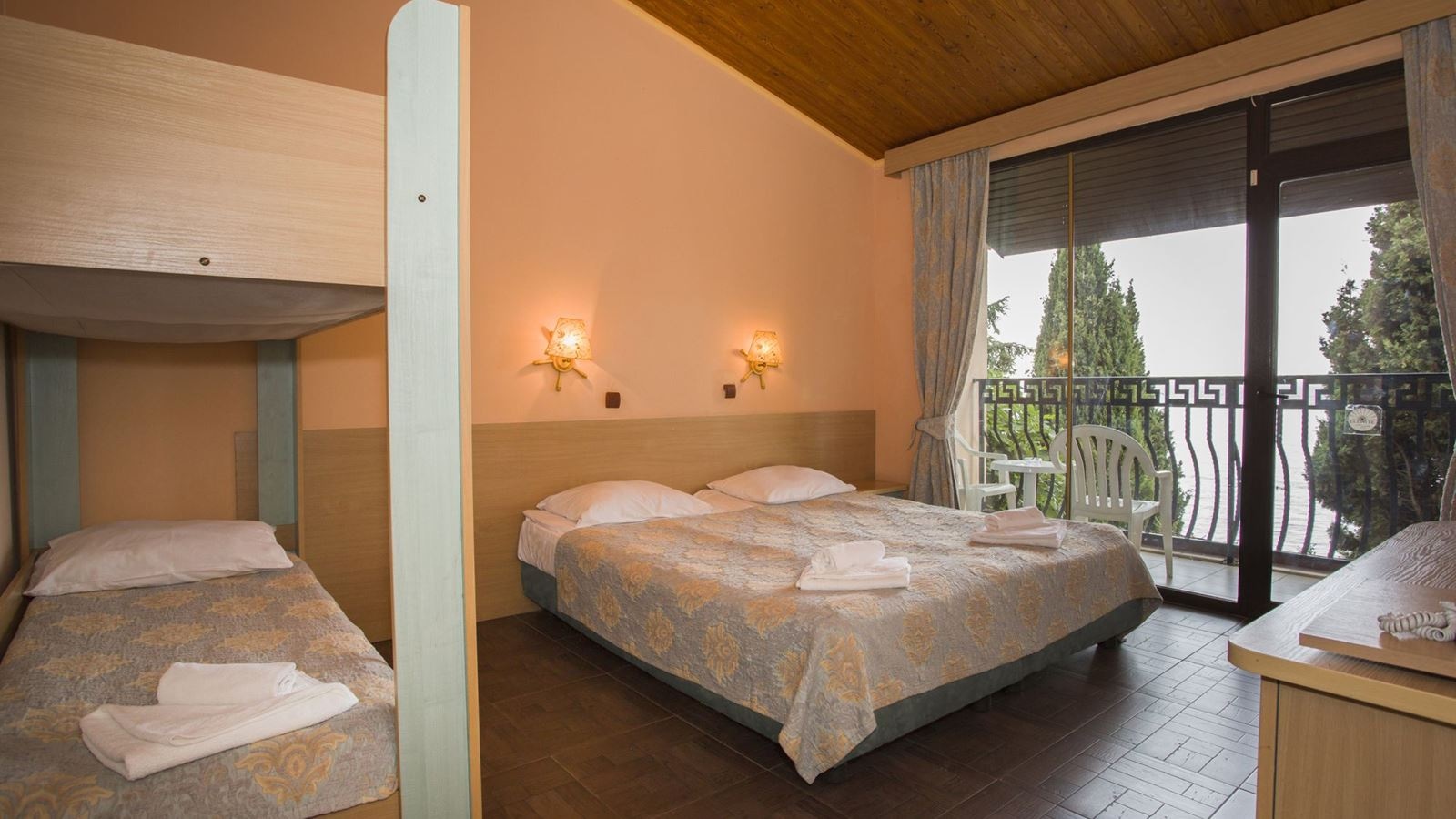 rooms-double-room-second-line