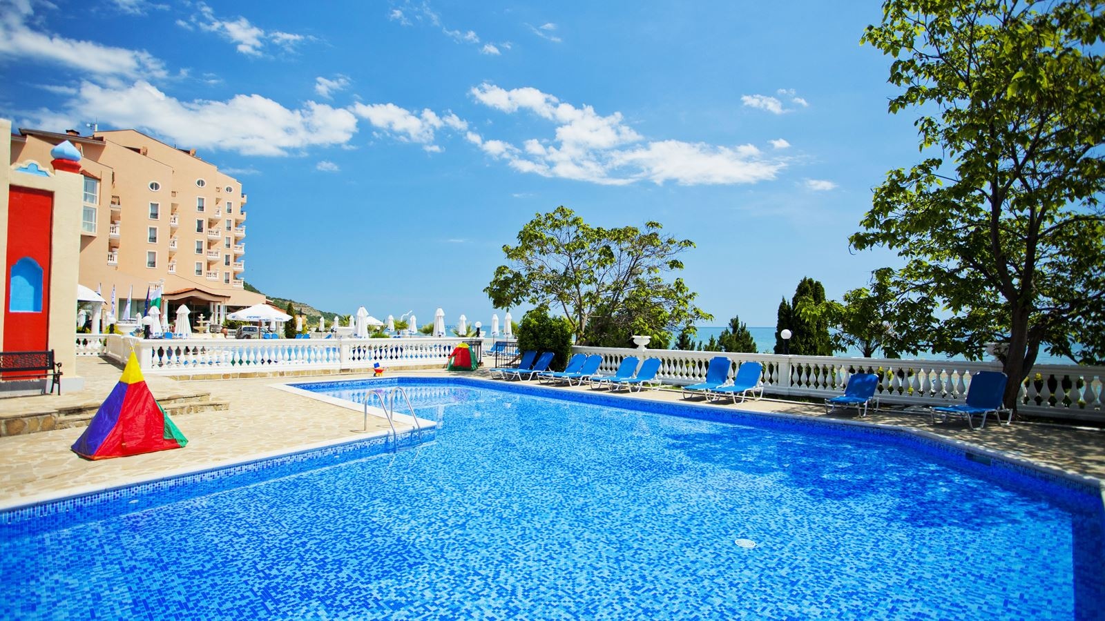 pools-outdoor-childrens-pool