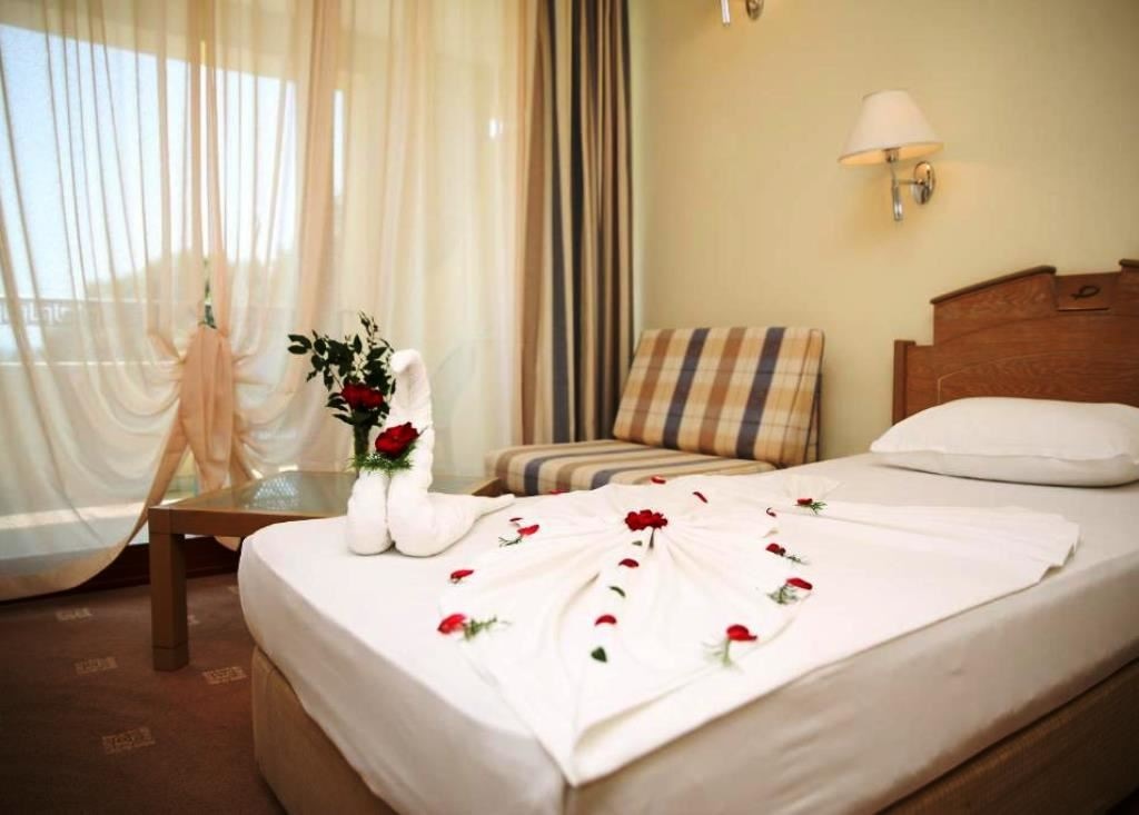 rooms-singleuse-standard-room-park-view-balcony-or-terrace