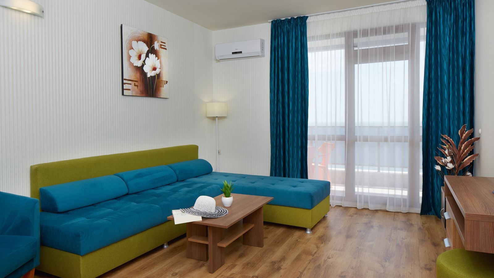 rooms-three-beedroom-apartment-sea-vew