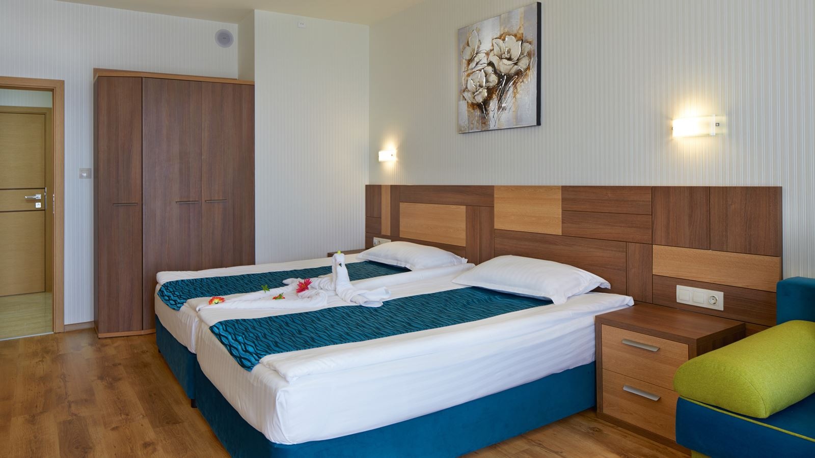 rooms-double-room--1st-floor-sea-view