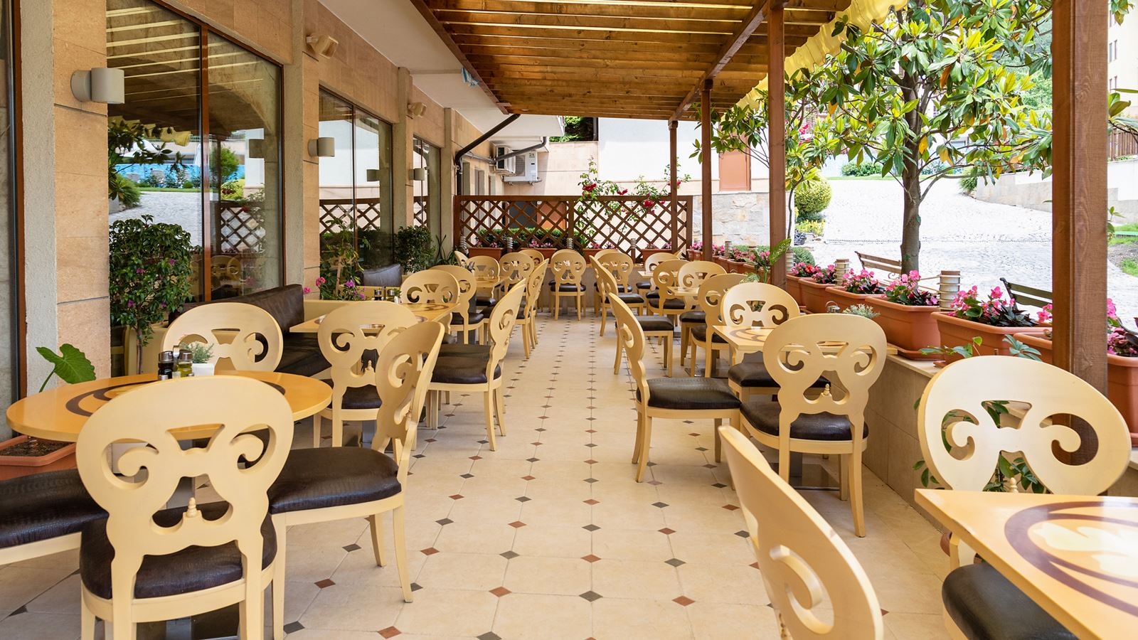 restaurants-restaurants