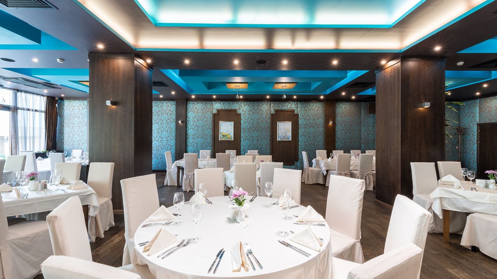 restaurants-restaurants