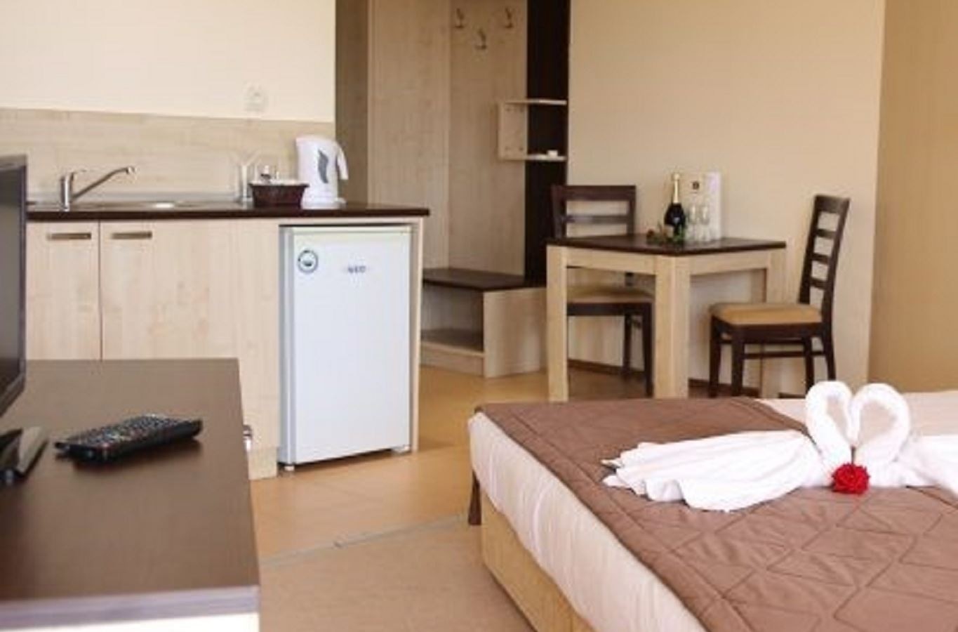 rooms-standard-studio-balcony-or-terrace