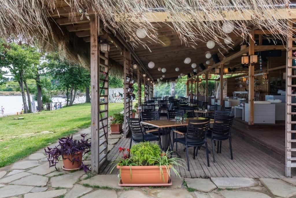 bars-marina-beach-bar