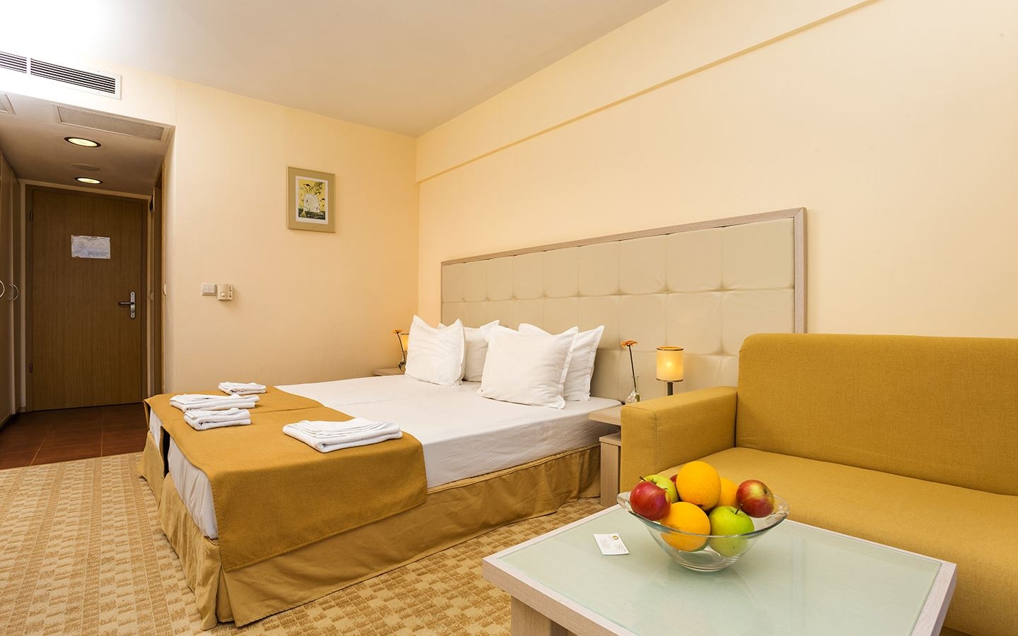 rooms-double-standard-room-seaview-balcony