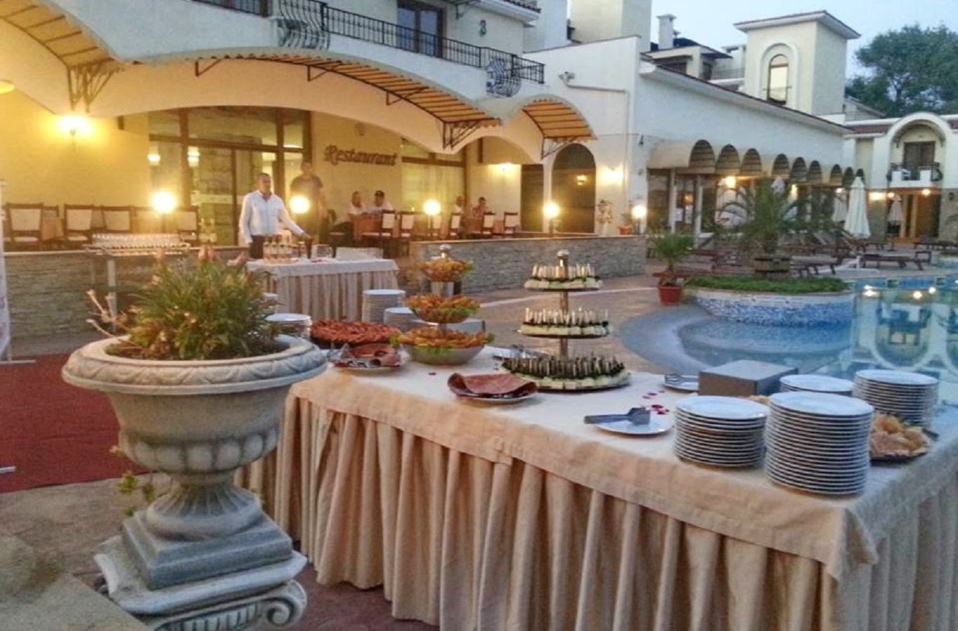 restaurants-restaurants