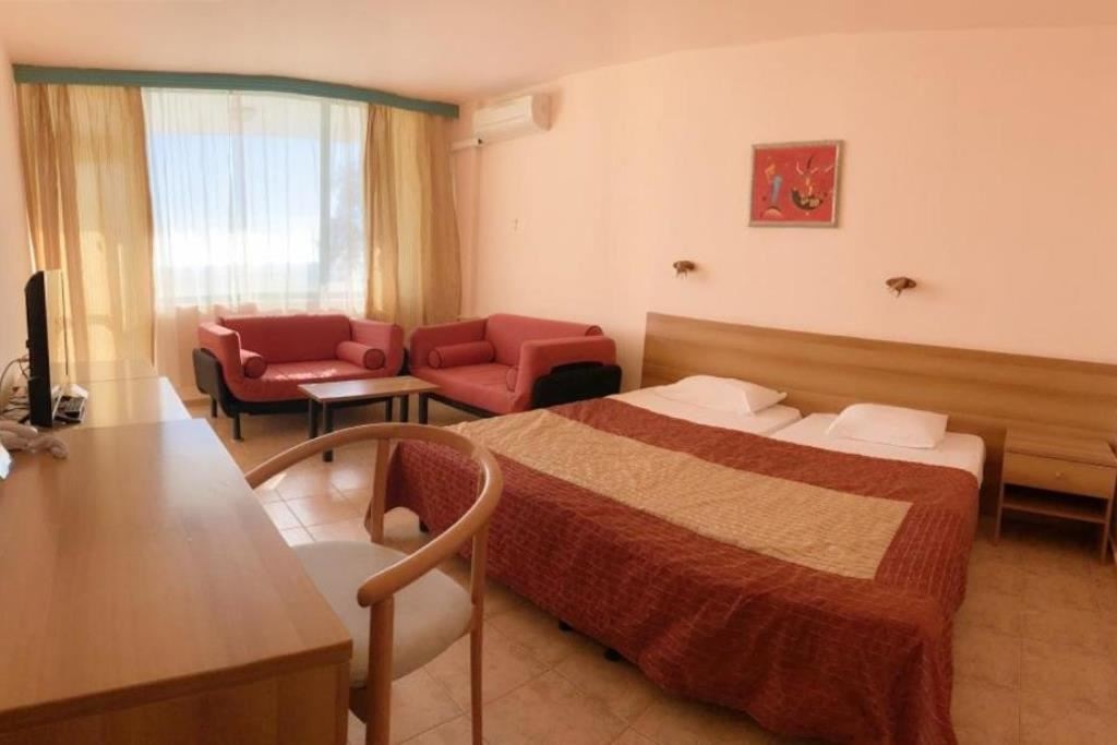 rooms-singleuse-standard-room-park-view-balcony