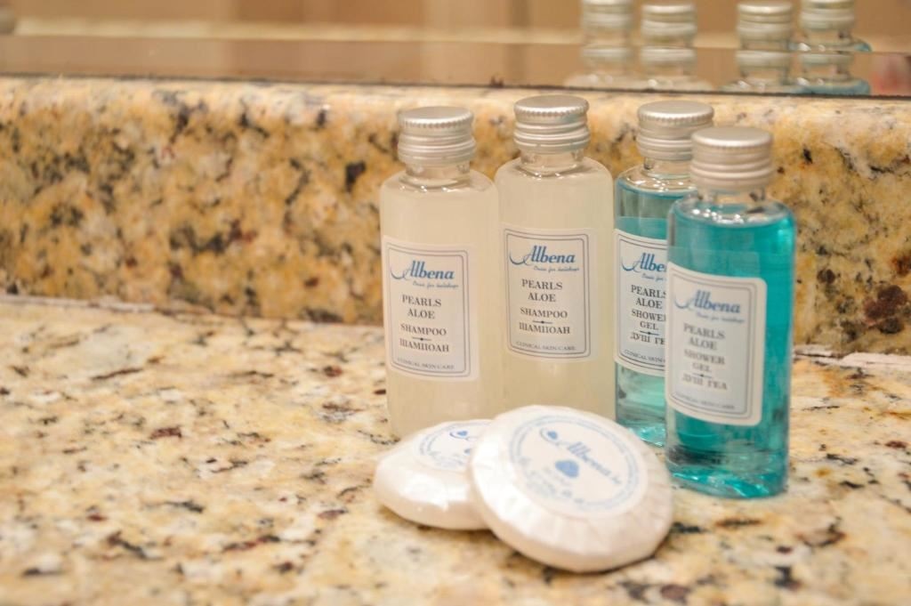 rooms-standard-room-riverview-balcony